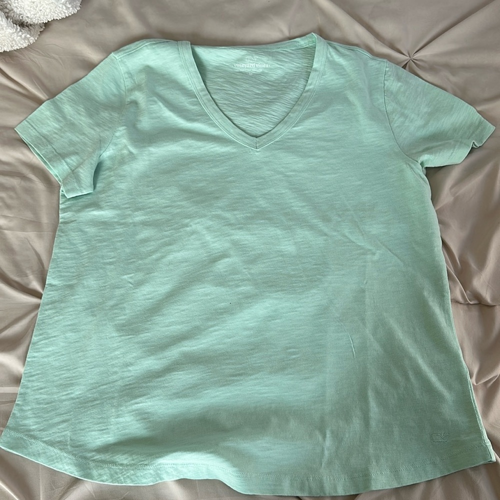 Vineyard Vines slub v neck t shirt in mist green